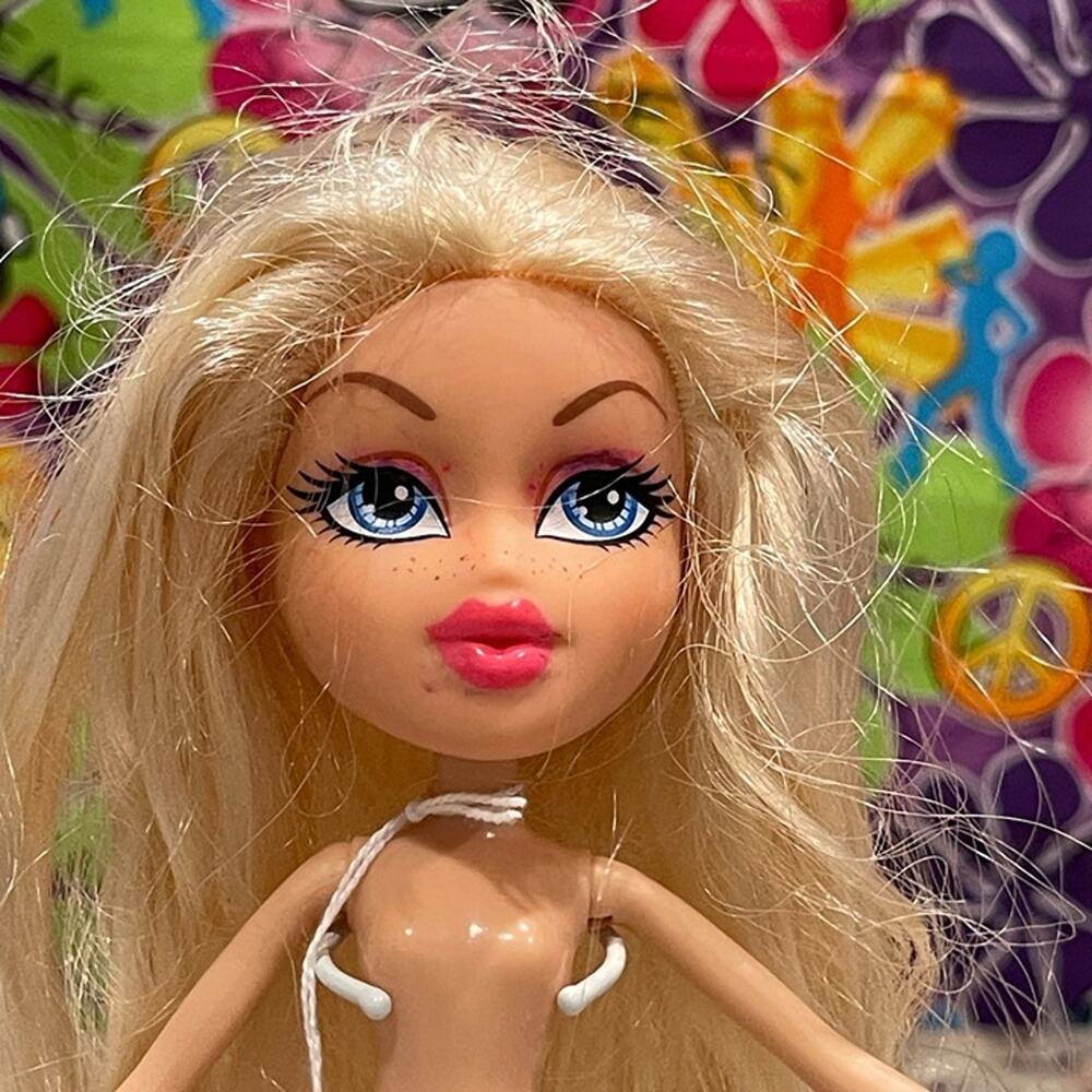 Bratz Cloe Selfie Snaps Doll Legs Bend - #12 (Lot 3) Nude Fashion Doll Only